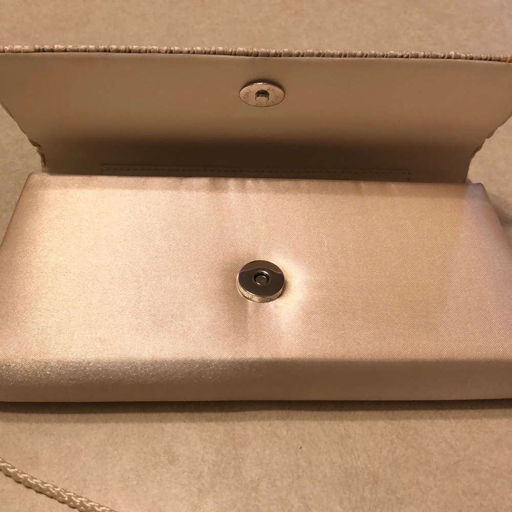 Handbag - Picture 4 of 5